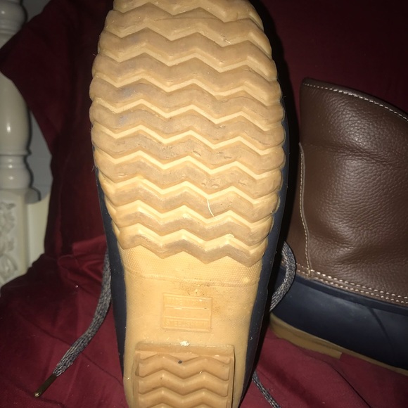 navy/brown duck boots. size 9 - Picture 4 of 4